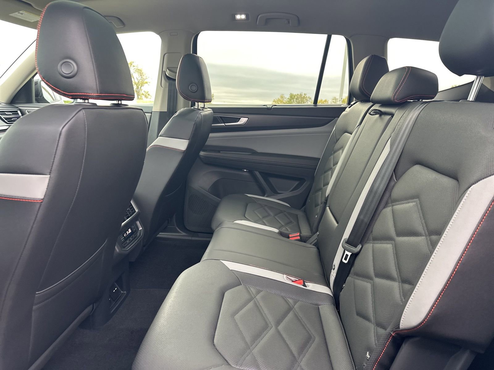 New 2026 Volkswagen Atlas Peak Edition image 33