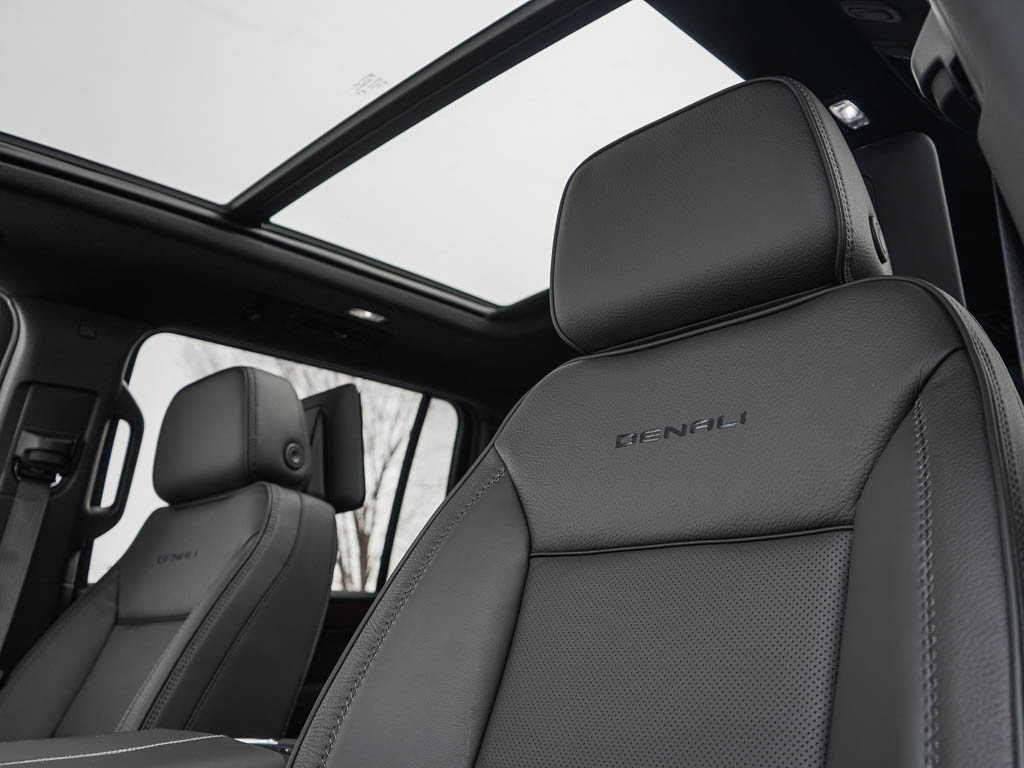 New 2026 GMC Yukon XL Denali w/ Denali Reserve Package image 22