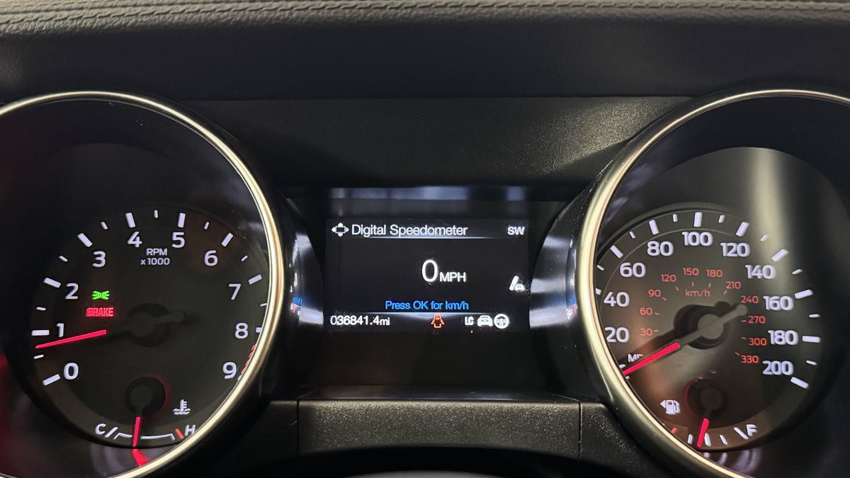 Used 2019 Ford Mustang Shelby GT350 w/ Technology Package RWD image 19