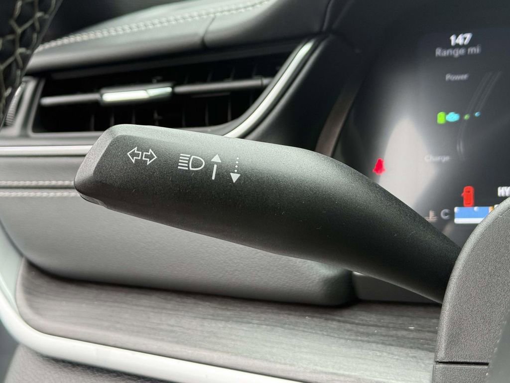 Used 2023 Jeep Grand Cherokee Overland image 28