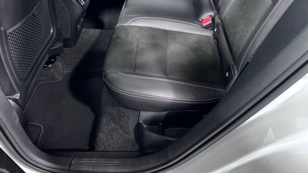 Used 2019 Volvo XC40 T5 R-Design image 20