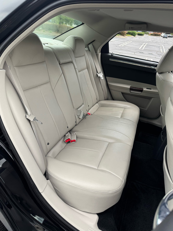 Used 2007 Chrysler 300 Touring L image 19