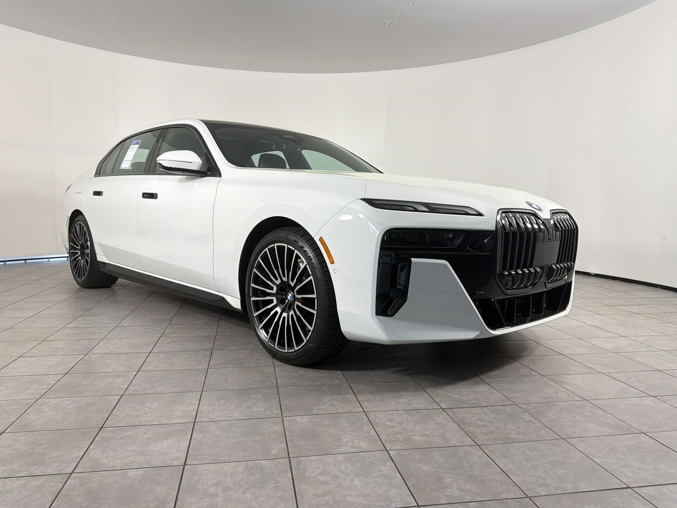 Certified 2025 BMW 740i w/ Premium Package image 7