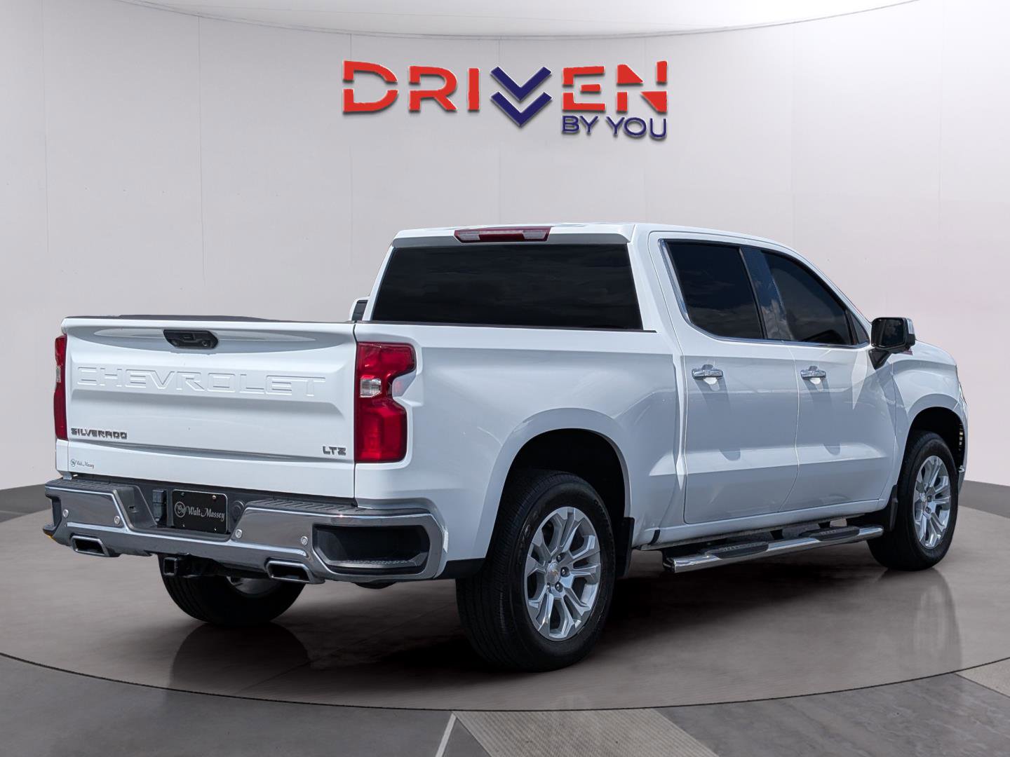 Used 2024 Chevrolet Silverado 1500 LTZ w/ Z71 Off-Road Package image 5