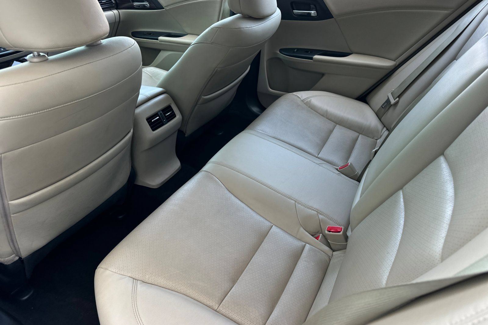 Used 2016 Honda Accord Touring image 14