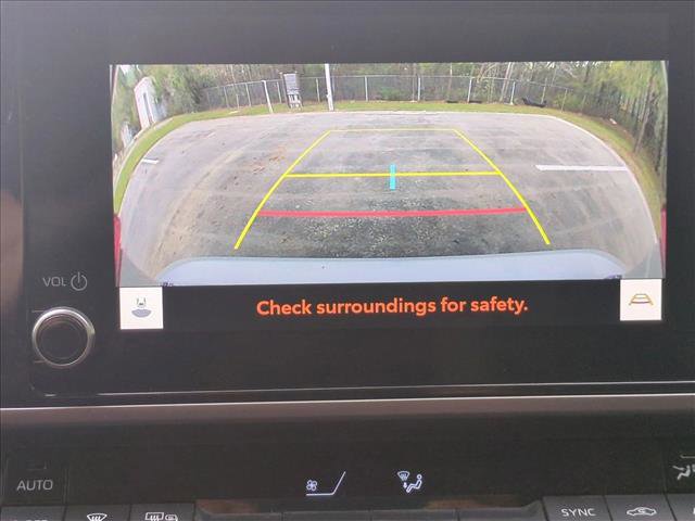 Used 2025 Toyota Camry LE image 14