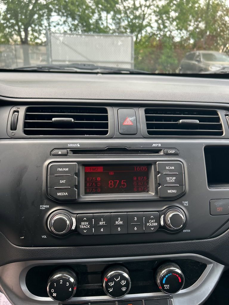 Used 2013 Kia Rio LX FWD image 12