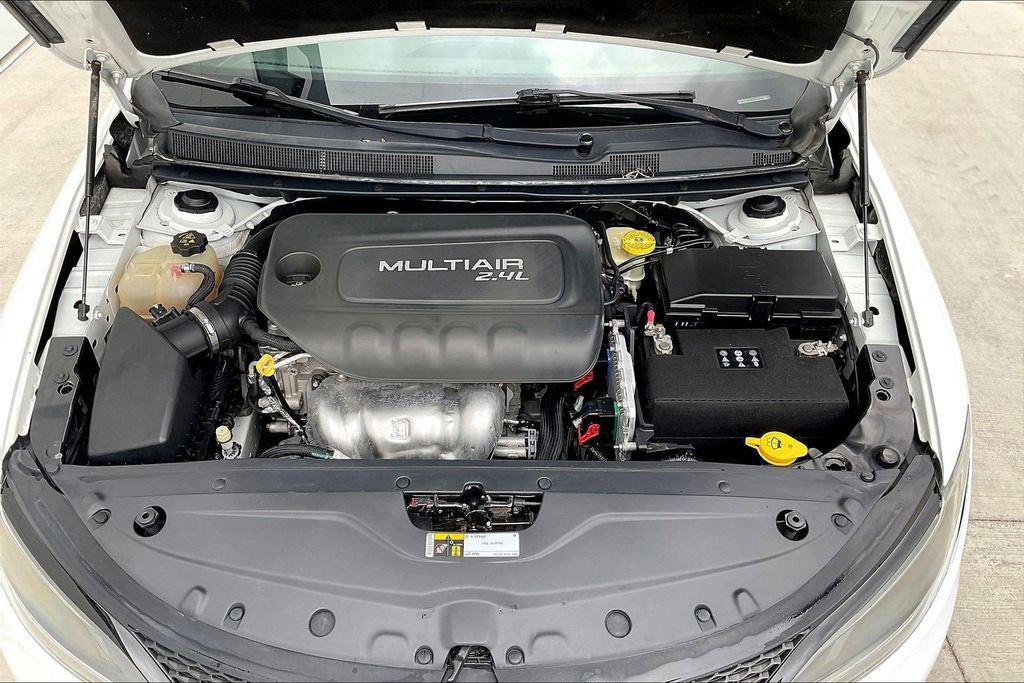 Used 2015 Chrysler 200 S w/ Navigation & Sound Group I image 10