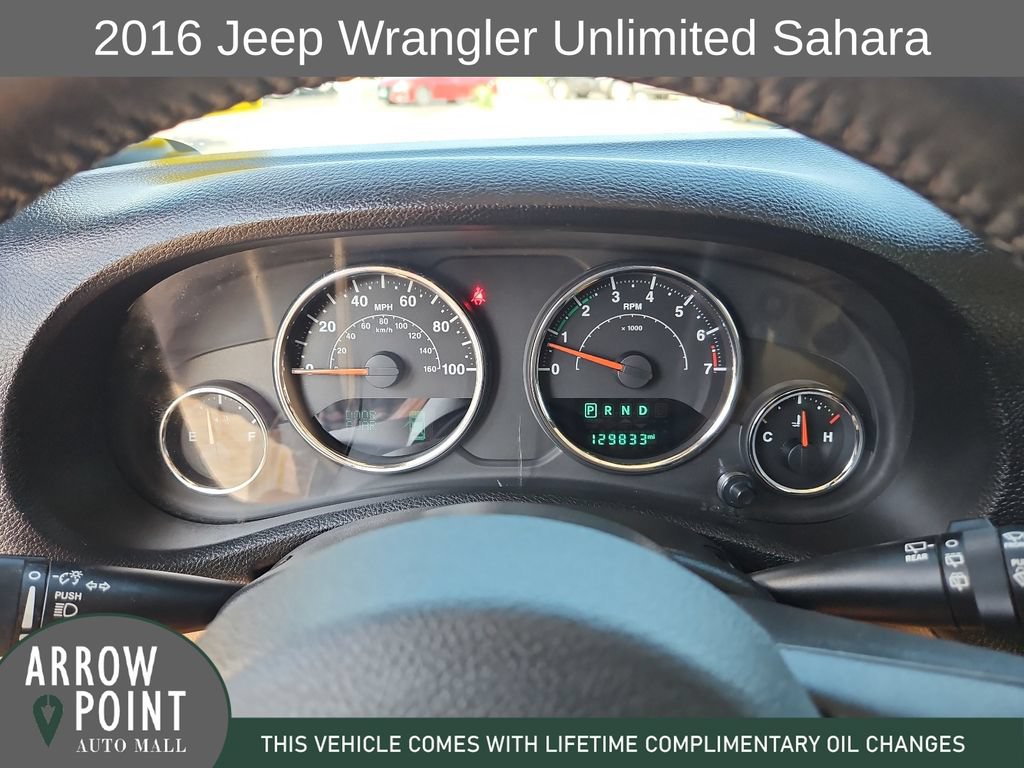 Used 2016 Jeep Wrangler Unlimited Sahara w/ Connectivity Group AWD/4WD image 24