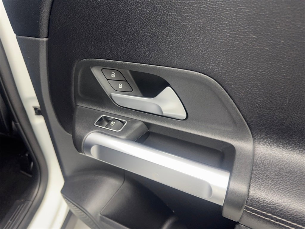 Used 2022 Mercedes-Benz GLB 250 w/ Premium Package Lite image 41