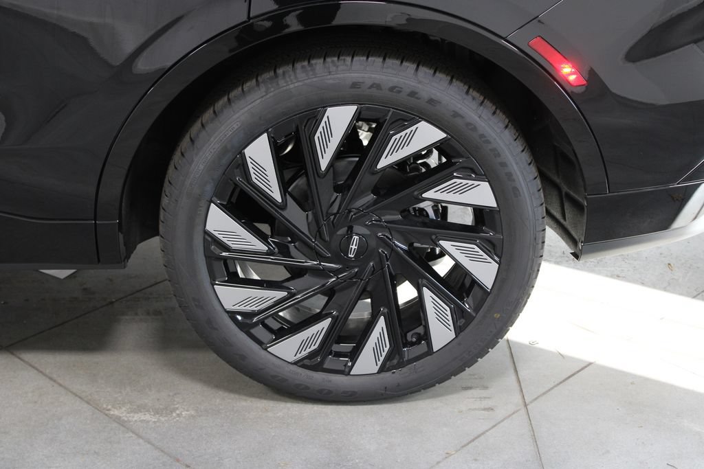 New 2026 Lincoln Nautilus Reserve AWD/4WD image 17