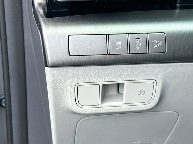 Certified 2024 Hyundai Kona SE image 10