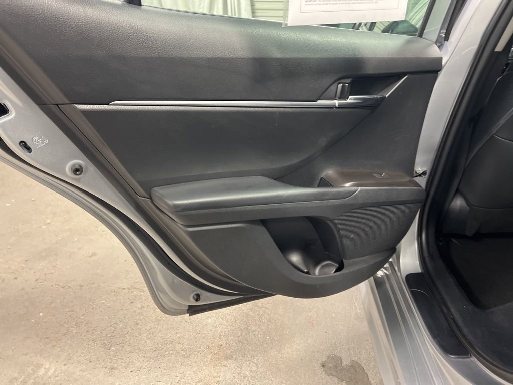 Used 2024 Toyota Camry SE image 16
