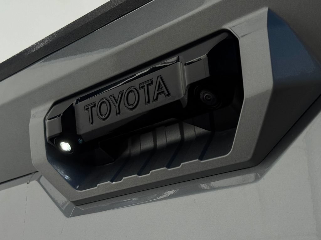 Certified 2025 Toyota Tundra Limited AWD/4WD image 39