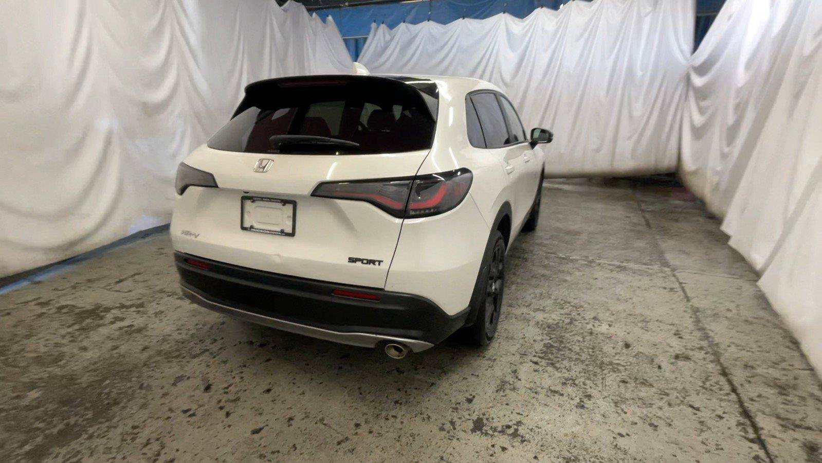 Certified 2025 Honda HR-V Sport image 7