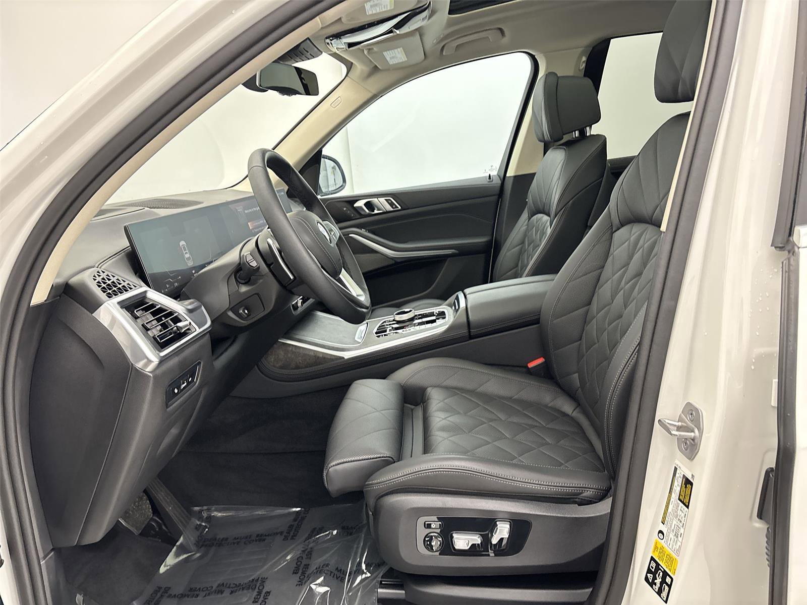 Used 2024 BMW X7 xDrive40i w/ Premium Package AWD/4WD image 25