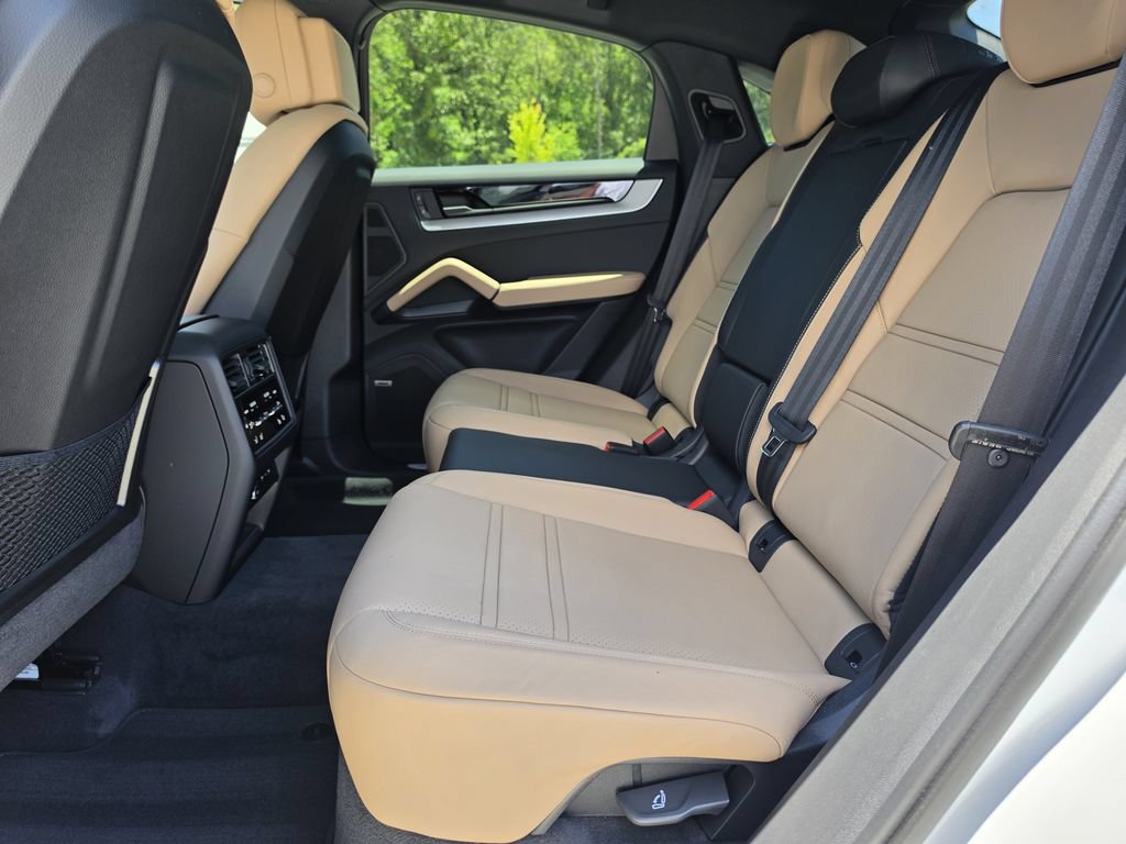 New 2026 Porsche Cayenne Coupe AWD/4WD image 22