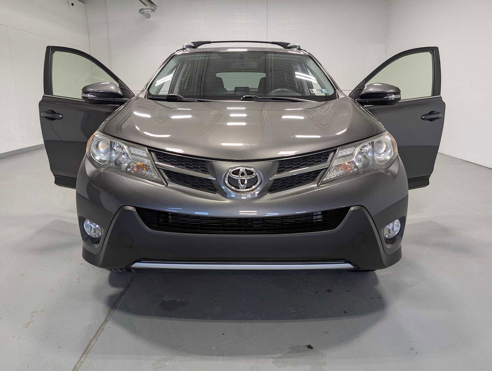 Used 2013 Toyota RAV4 XLE image 15