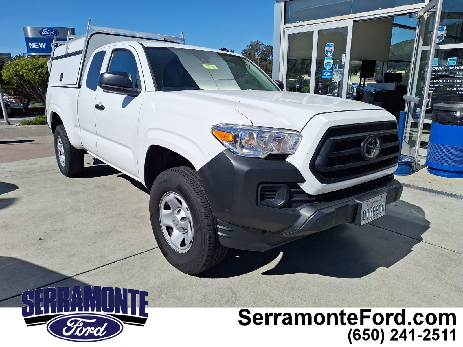 Used 2023 Toyota Tacoma SR image 1