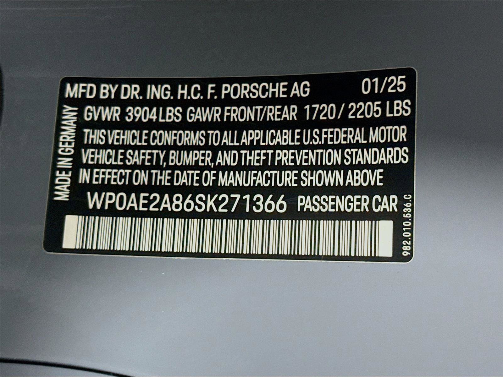 Used 2025 Porsche 718 Cayman GT4 RS w/ Weissach Package image 35