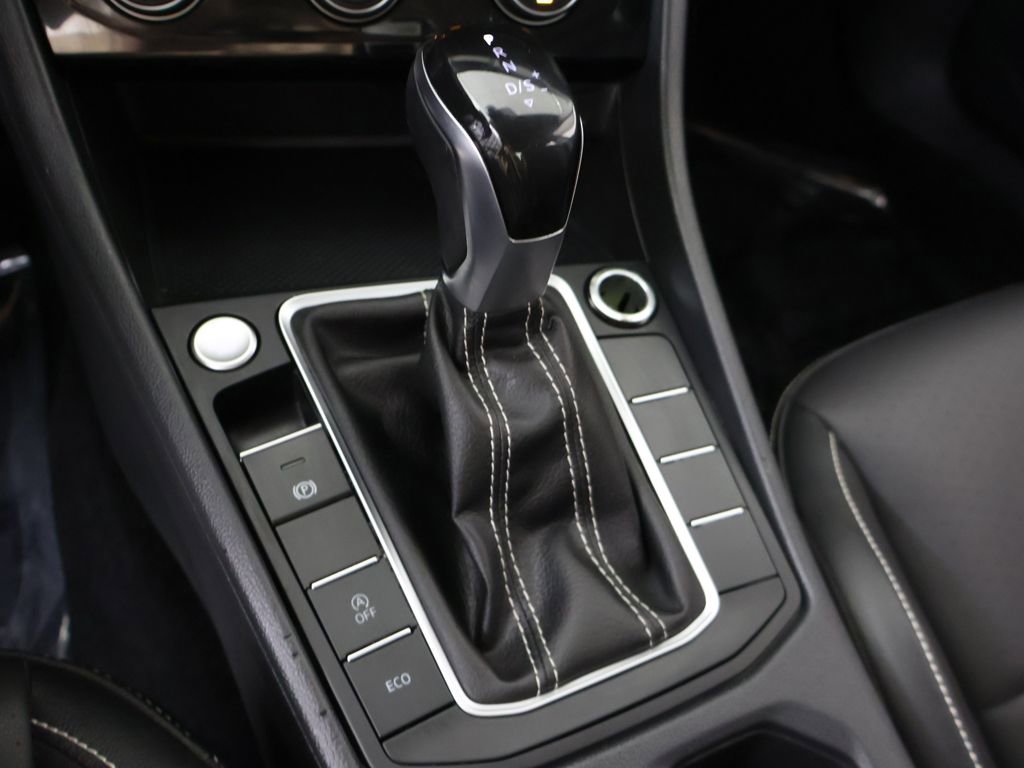 Used 2024 Volkswagen Jetta SE image 49