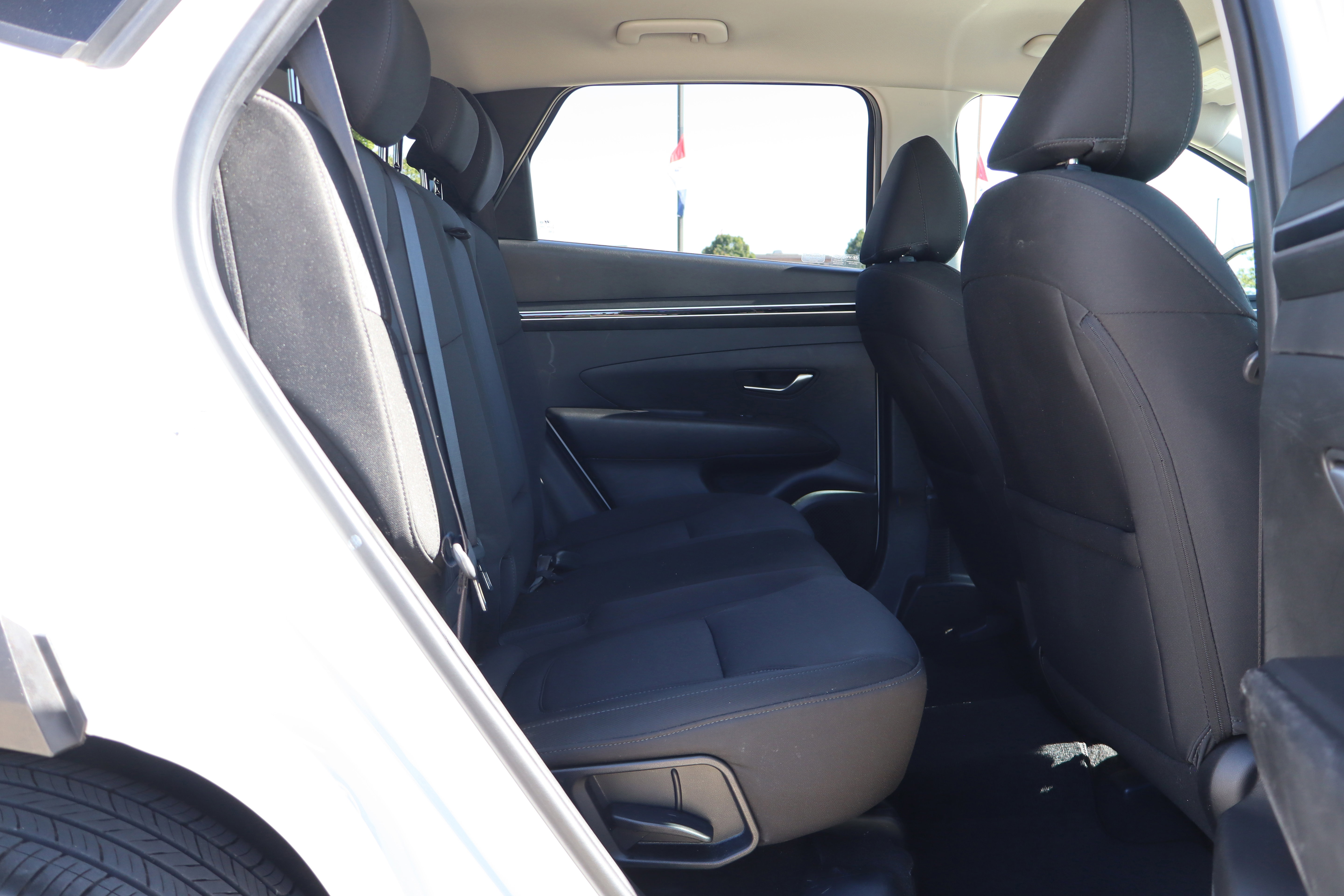 Used 2023 Hyundai Tucson SEL w/ Winter Package image 12