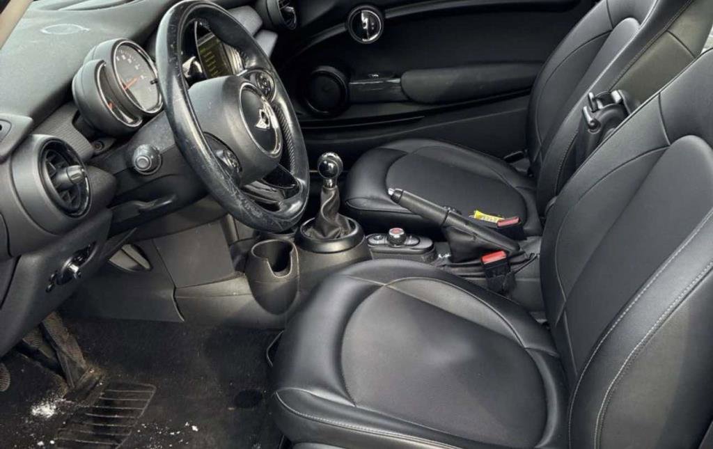 Used 2017 MINI Cooper 2-Door Hardtop image 3