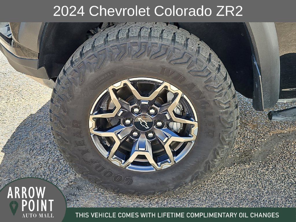 Used 2024 Chevrolet Colorado ZR2 w/ Technology Package AWD/4WD image 16