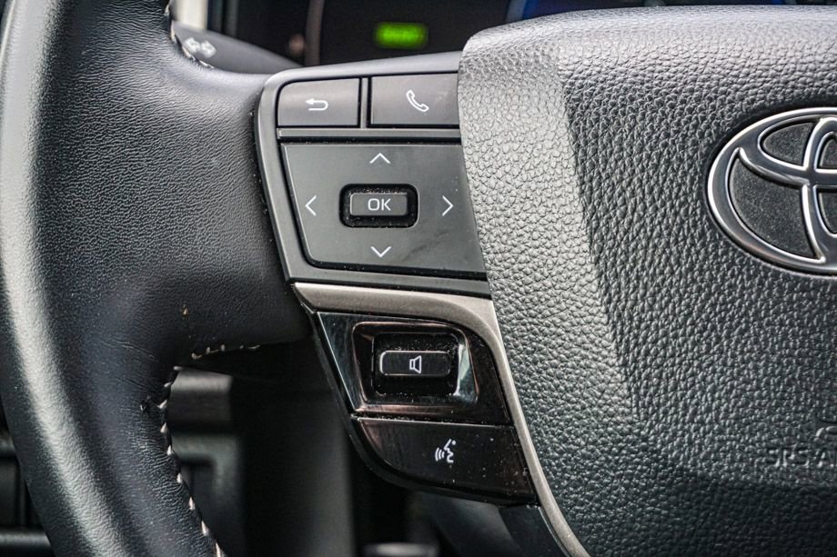 Used 2025 Toyota Camry SE image 25