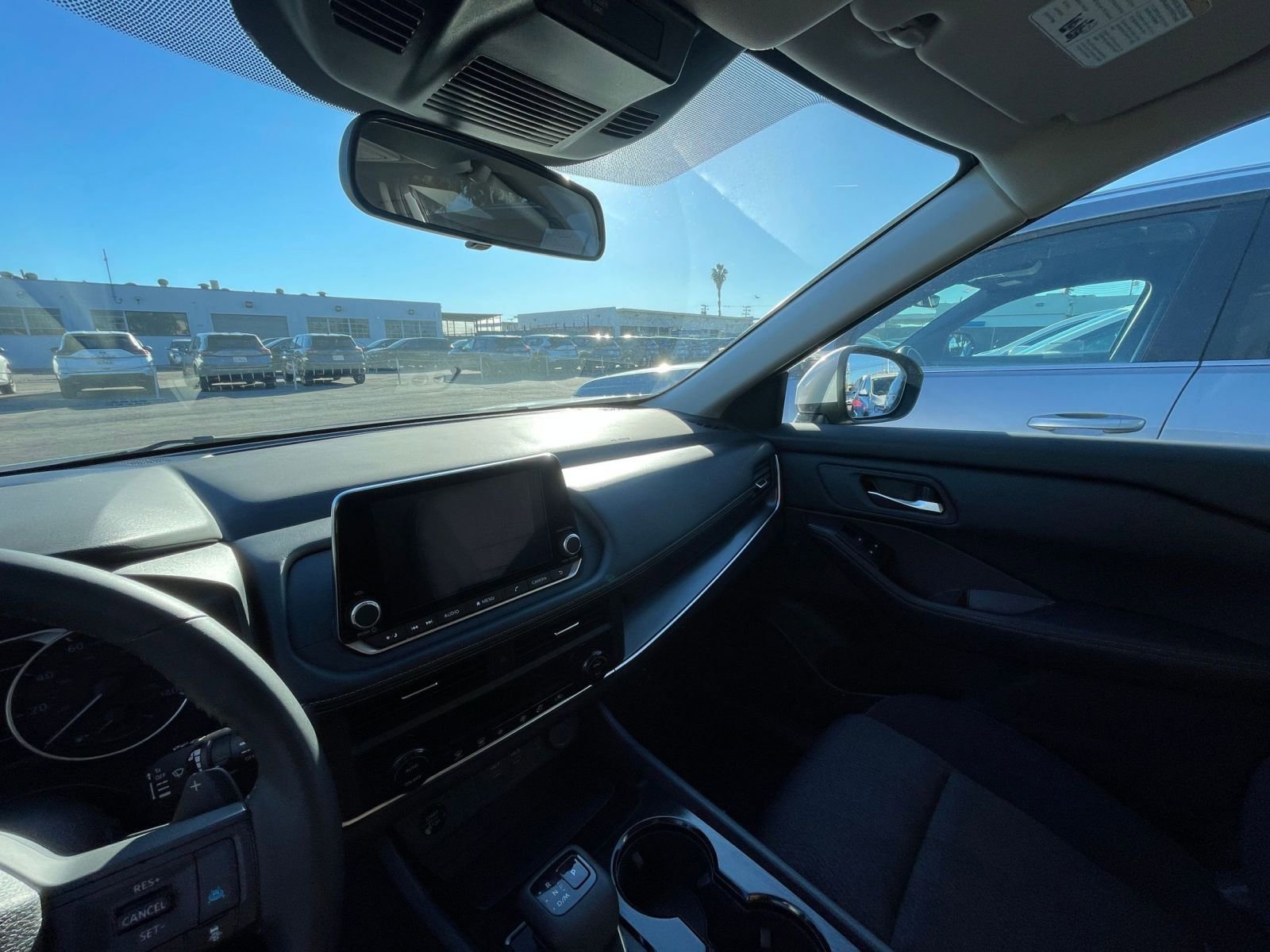 Used 2025 Nissan Rogue SV image 35