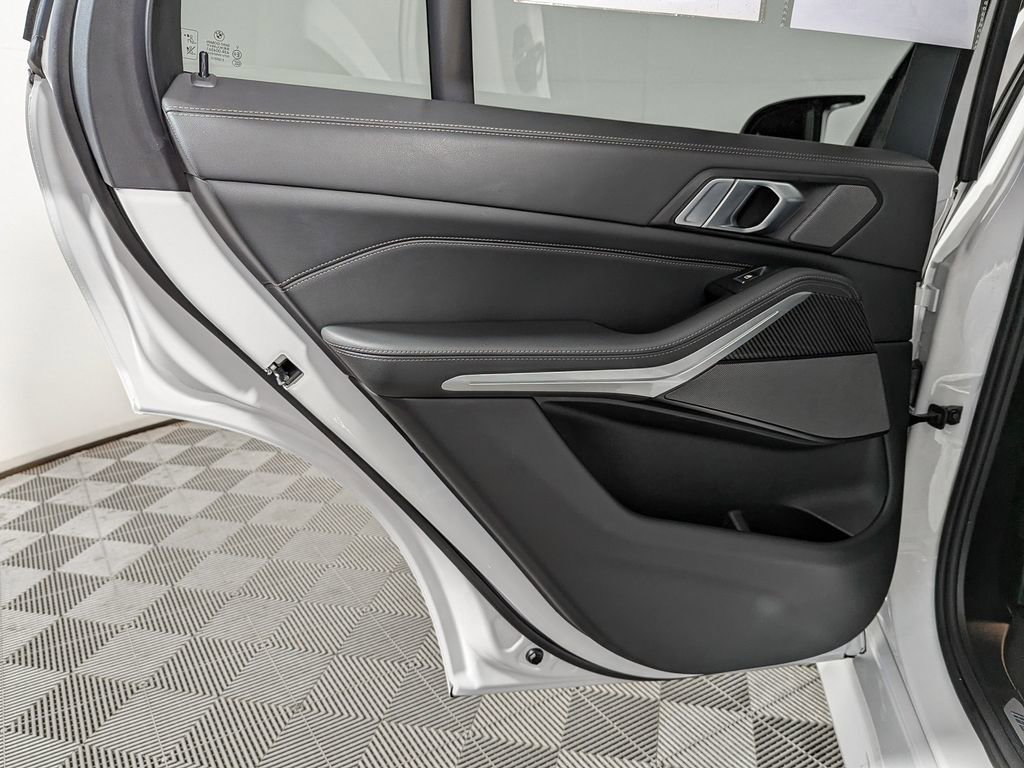 Used 2026 BMW X5 M60i image 46