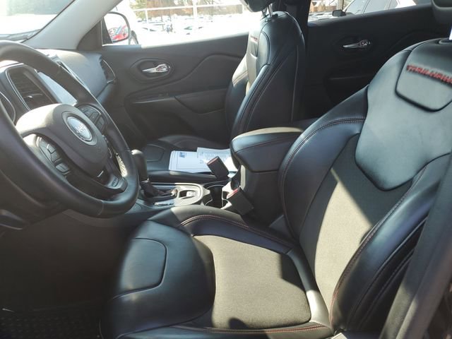 Used 2019 Jeep Cherokee Trailhawk image 17