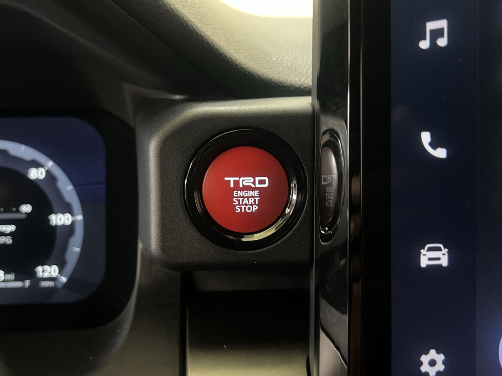 Used 2025 Toyota Tacoma TRD Sport w/ TRD Sport Upgrade Package AWD/4WD image 35