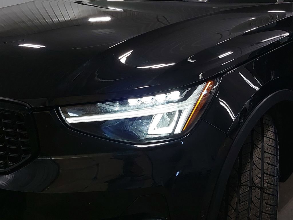 Used 2024 Volvo XC40 B5 Plus w/ Climate Package AWD/4WD image 32