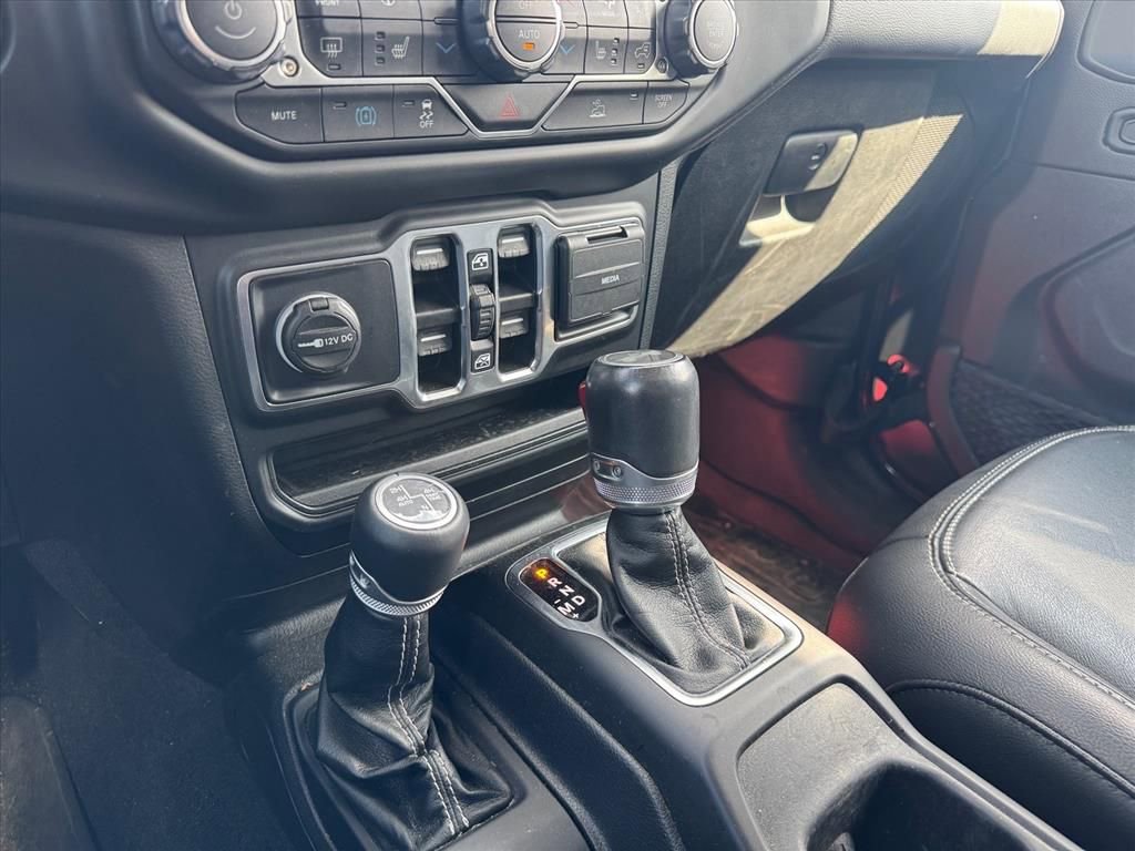 Used 2022 Jeep Wrangler Unlimited Sahara w/ Cold Weather Group image 17