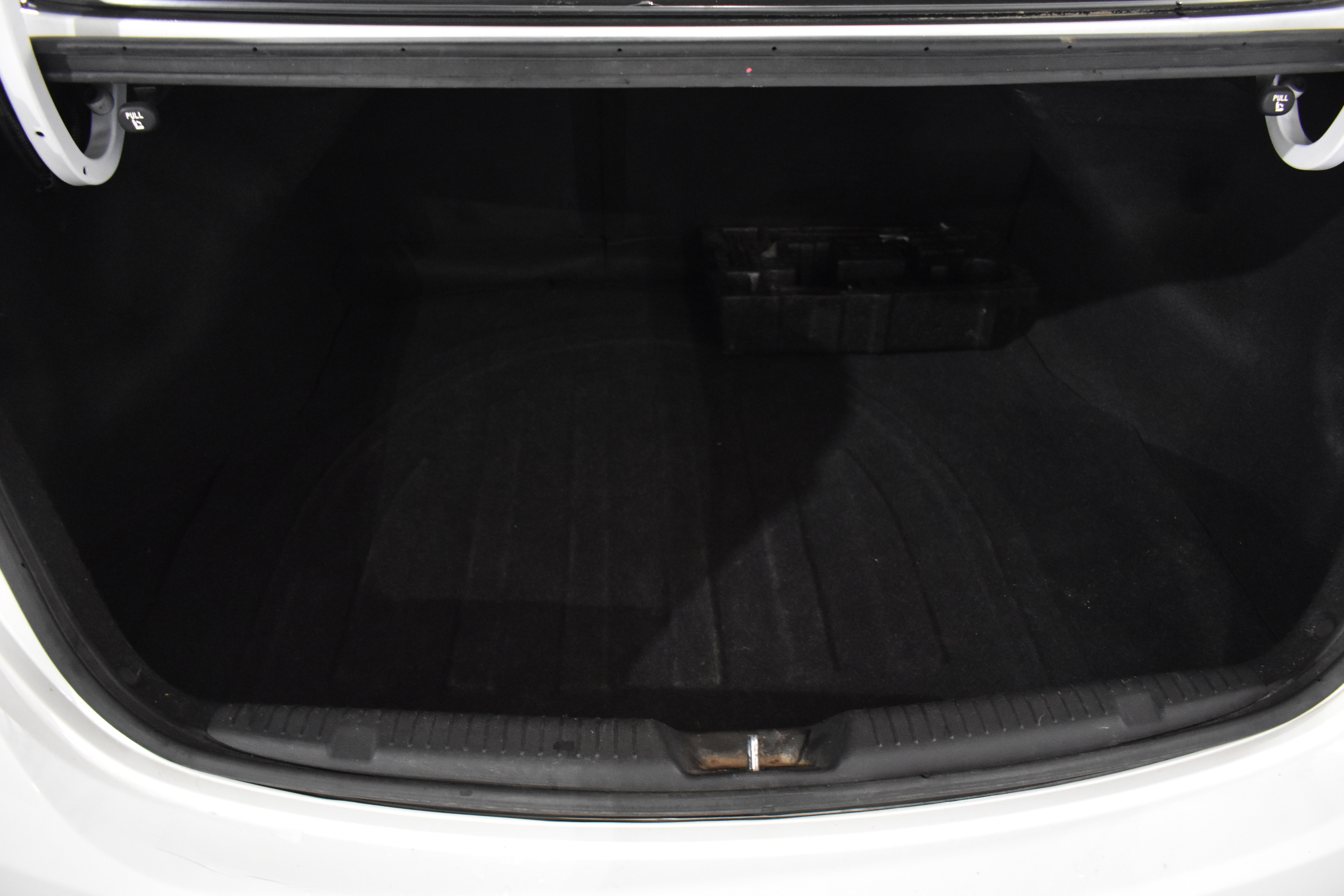 Used 2013 Hyundai Elantra GLS image 29