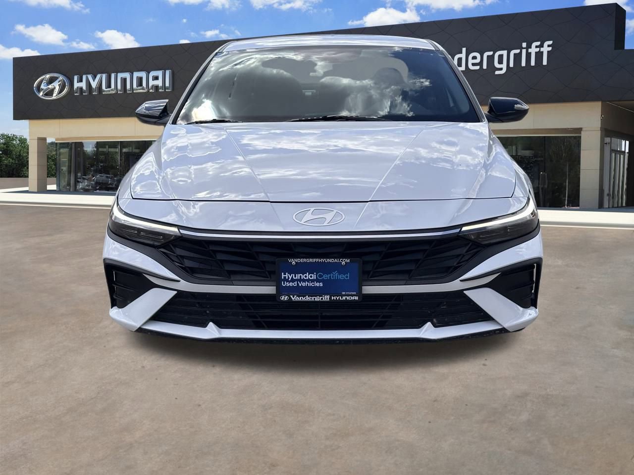 Certified 2025 Hyundai Elantra Sport w/ Cargo Package image 4