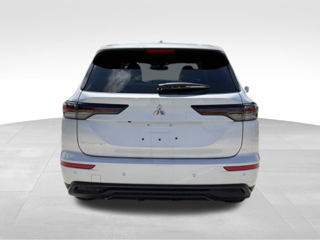 New 2026 Mitsubishi Outlander ES FWD image 4