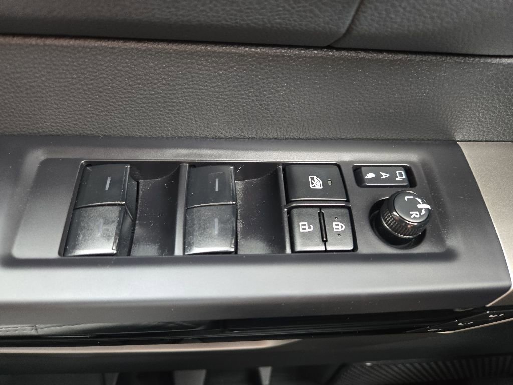Used 2024 Toyota Tundra Limited AWD/4WD image 24