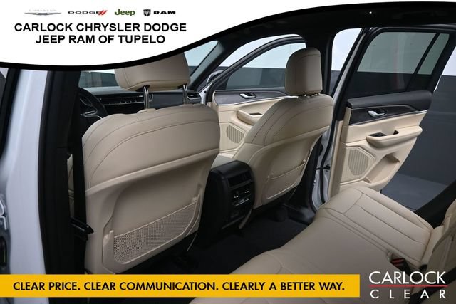 Used 2023 Jeep Grand Cherokee Limited AWD/4WD image 26
