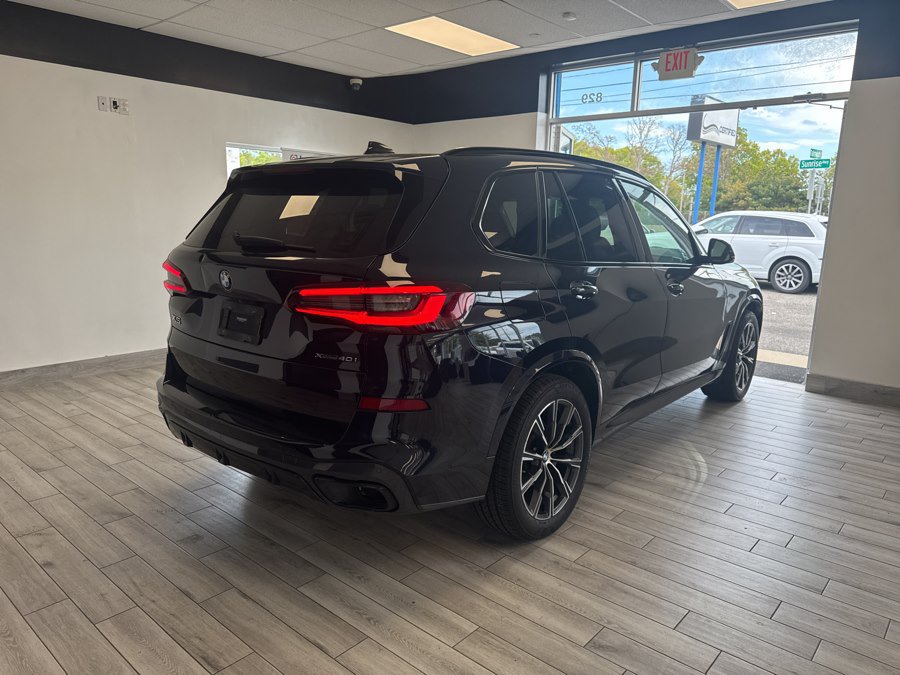 Used 2021 BMW X5 xDrive40i w/ M Sport Package AWD/4WD image 4
