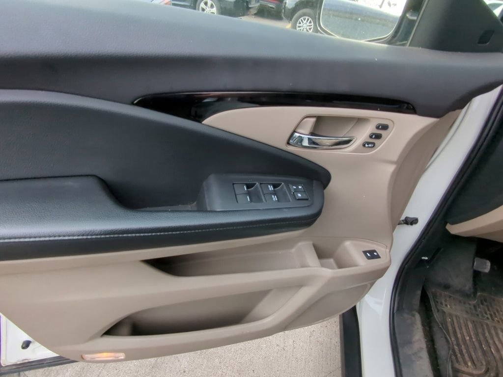 Used 2016 Honda Pilot Elite image 8