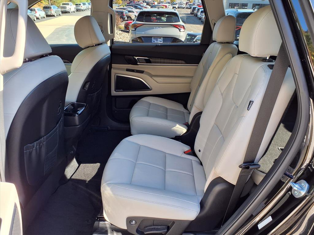 Used 2024 Kia Telluride SX image 11