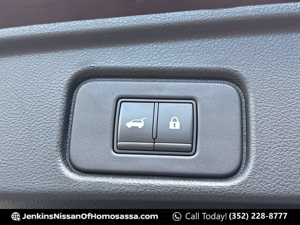 Certified 2022 Nissan Pathfinder SL w/ SL Premium Package FWD image 22