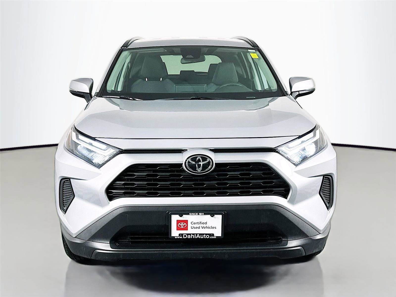 Used 2025 Toyota RAV4 XLE image 3