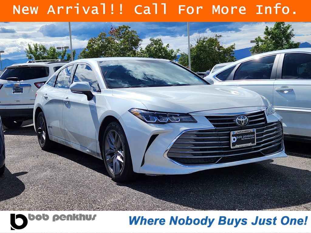 Used 2022 Toyota Avalon XLE FWD image 1