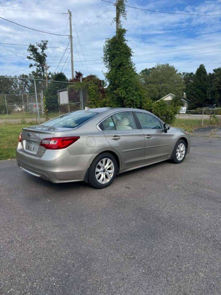 Used 2017 Subaru Legacy 2.5i Premium AWD/4WD image 4