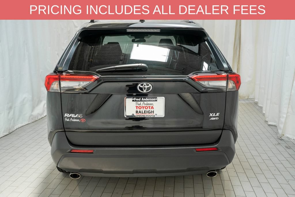 Used 2025 Toyota RAV4 XLE AWD/4WD image 4