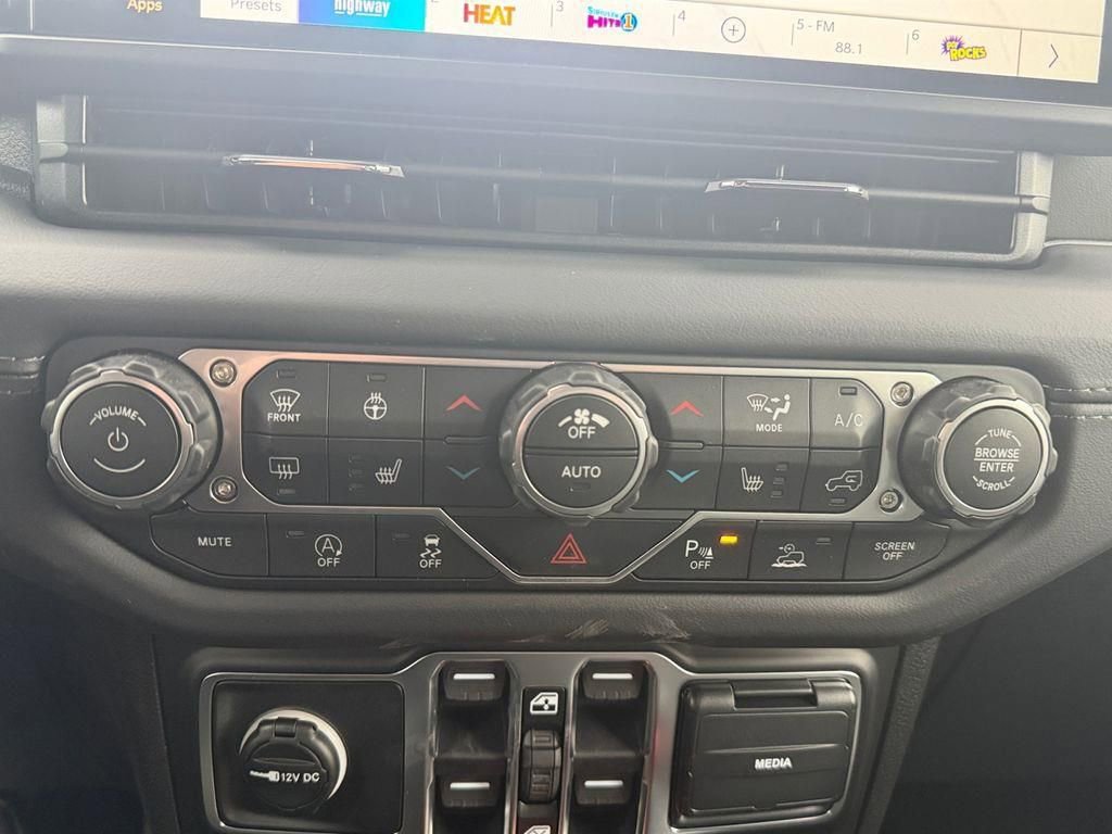 New 2026 Jeep Gladiator Mojave image 22