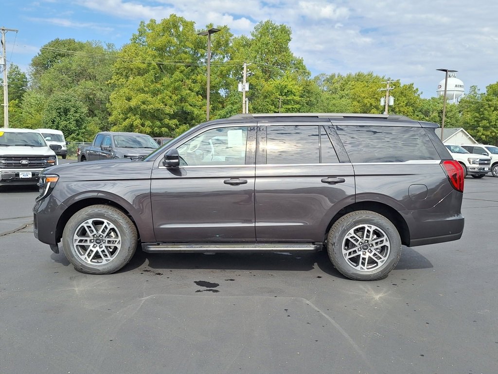 New 2025 Ford Expedition Active image 29